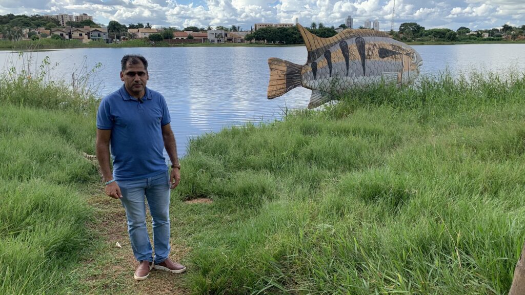 Betinho em visita à Lagoa Itatiaia antes do início das obras. Foto: Arquivo